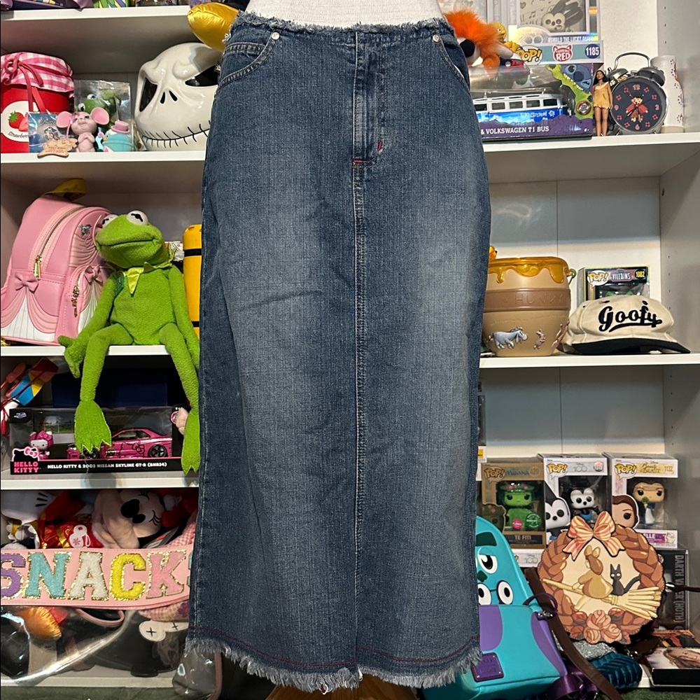 90’s/Y2K low rise long denim skirt